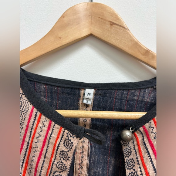 Colorful Patterned Cape - Picture 4 of 7